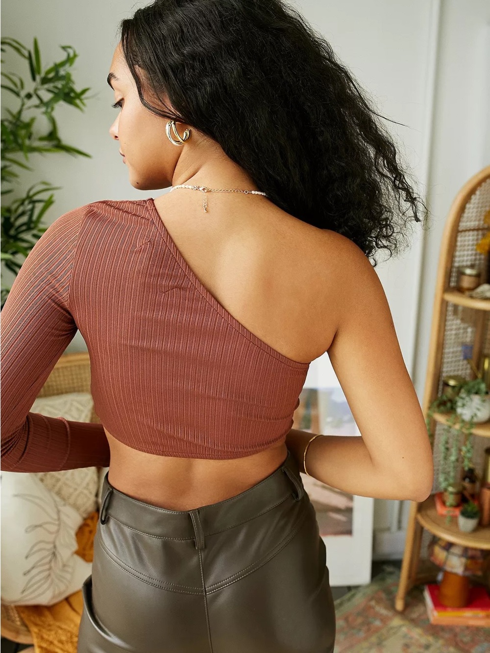 One-Shoulder Brown Ribbed Crop Top - Picture 5 of 6